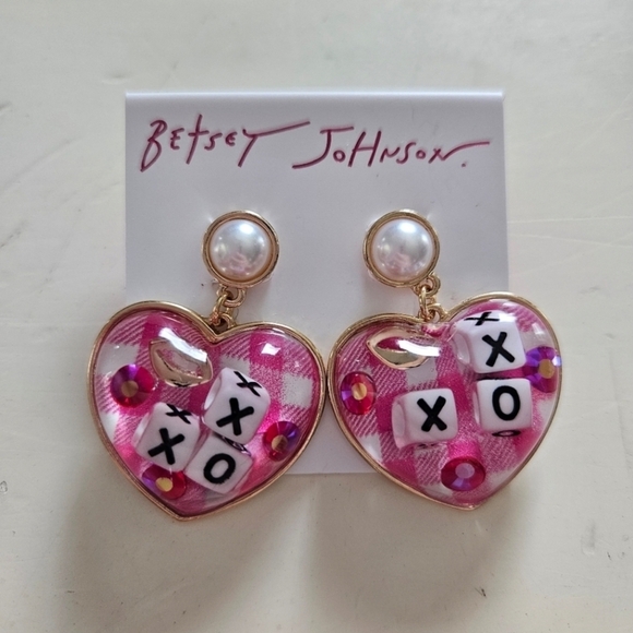 🔹️ Betsey Johnson🔹️ XOX heart drop earrings - Picture 2 of 3